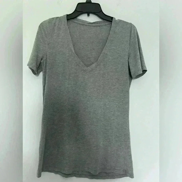 Lululemon Womens V-Neck Gray Shirt Size 8 Flawed PIT-16'' - Picture 2 of 4